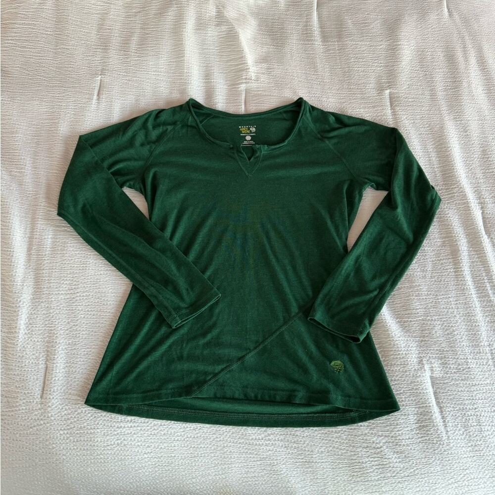 Mountain Hardware Women's Green Long Sleeve Top